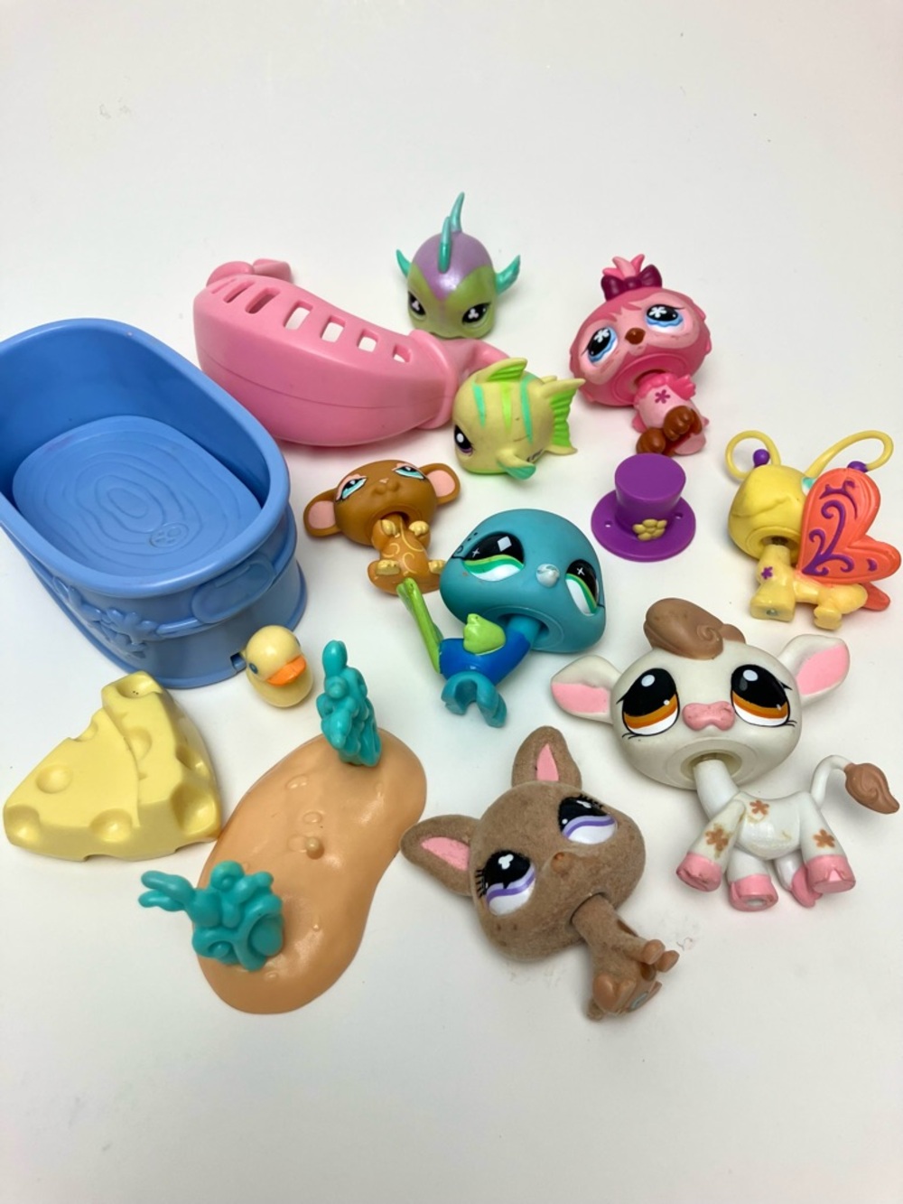 LPS Lot 13 pieces Figures Accessories Vintage Y2K Littlest Pet Shop Hasbro 2000s